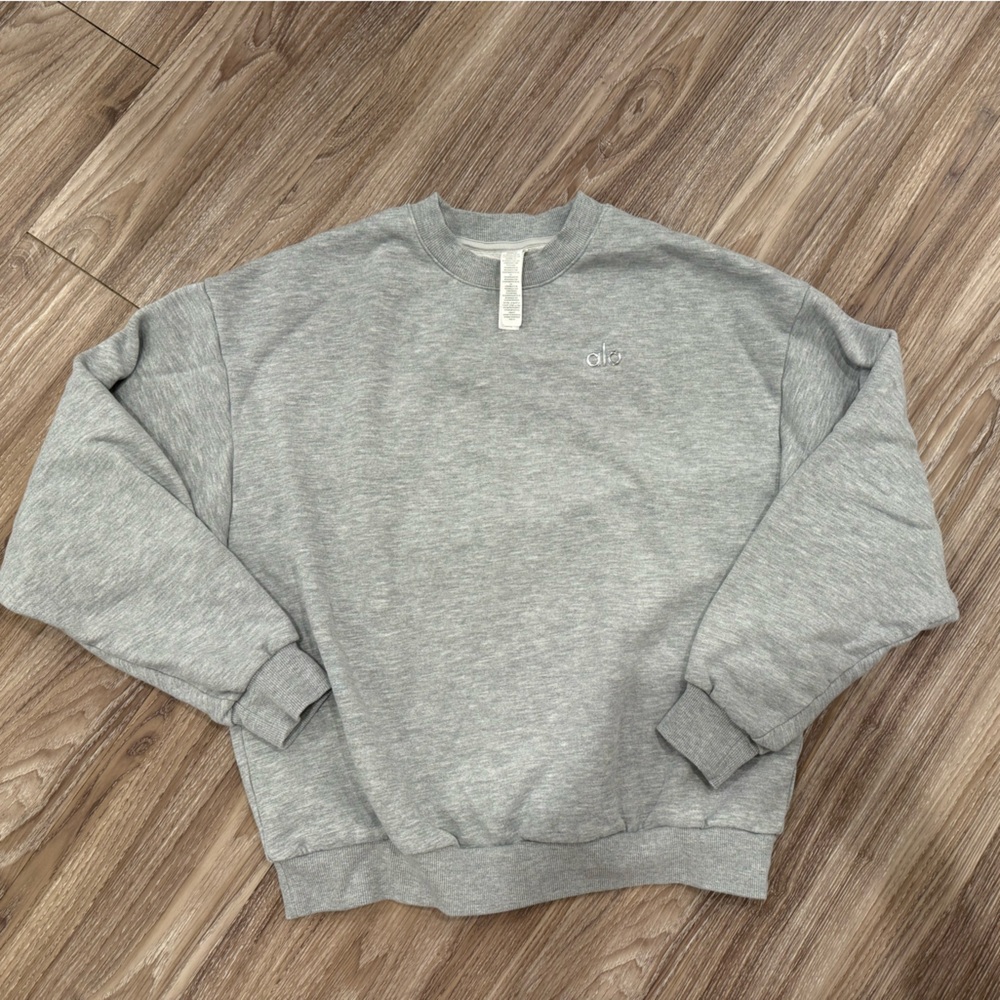 ALO Yoga Light Gray Sweatshirt